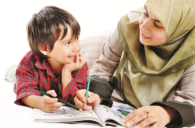 ایکٹیویٹی بکس بچوں کی سوچنے سمجھنے کی صلاحیتوں کو پروان چڑھاتی ہیں