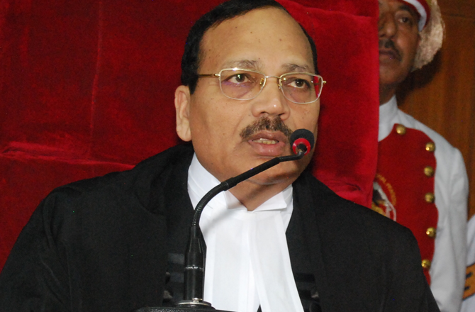 ریٹائرمنٹ سے قبل غیر معمولی عدالتی احکامات: چیف جسٹس نے تشویش ظاہر کی