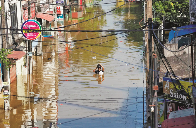 سری لنکا میں سمندری طوفان سے تباہی، مہلوکین کی تعداد ۳۵۰؍ سے زائد