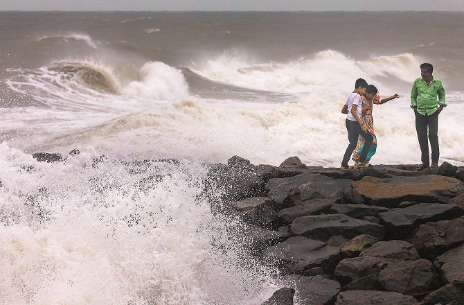 سمندری طوفان ’ دیتوا ‘ کے اثر سے تمل ناڈو میں۳؍ افراد کی موت 