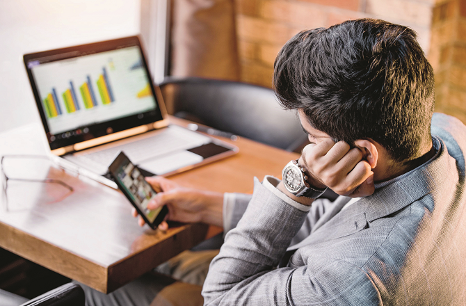 فراغت کی گھڑیاں یا تو بچھو ہیں یا شہد کی مکھیاں!