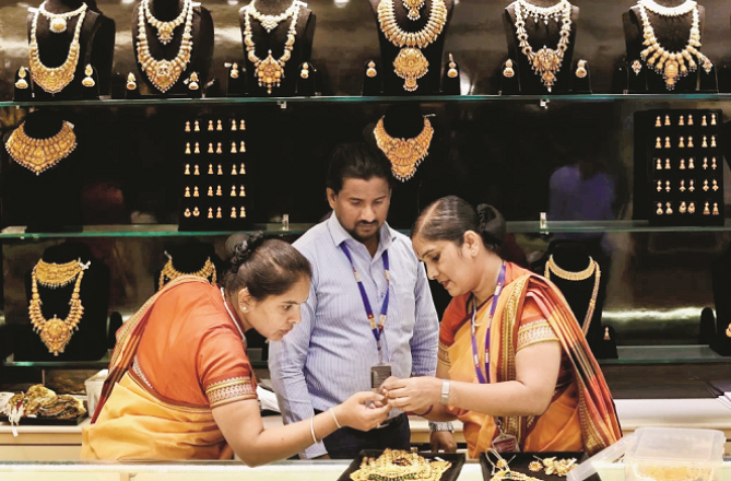 ہندوستانی گھروں میں ملک کی جی ڈی پی سے زیادہ سونا ہے