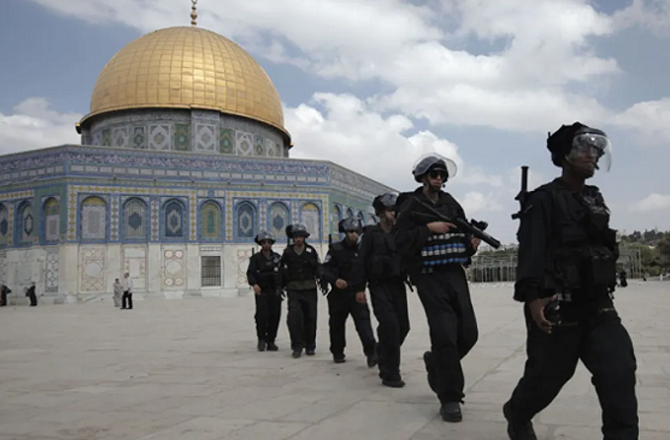 ہنوکا کے موقع پر ۳۸۰ ؍سے زائد اسرائیلی آبادکار مسجدِ اقصیٰ میں گھس گئے