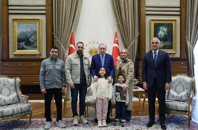ترکی: صدر اردگان کی ۶؍ سالہ فلسطینی بچی ہند رجب کے خاندان سے ملاقات