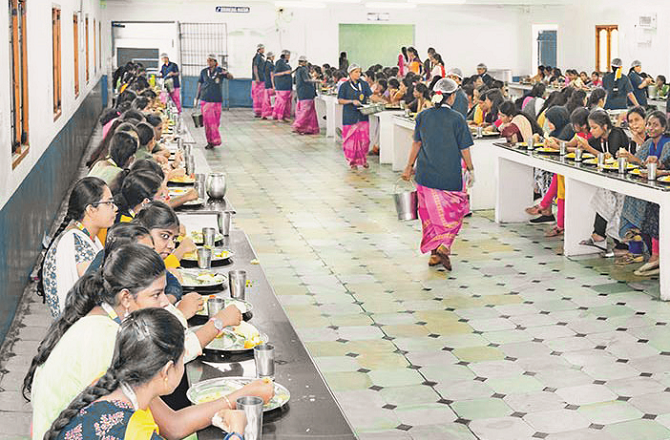 انشائیہ: ہاسٹل کی کھٹی میٹھی باتیں