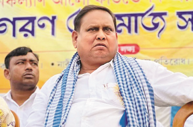 ہمایوں کبیر کو ترنمول کانگریس نے معطل کردیا 