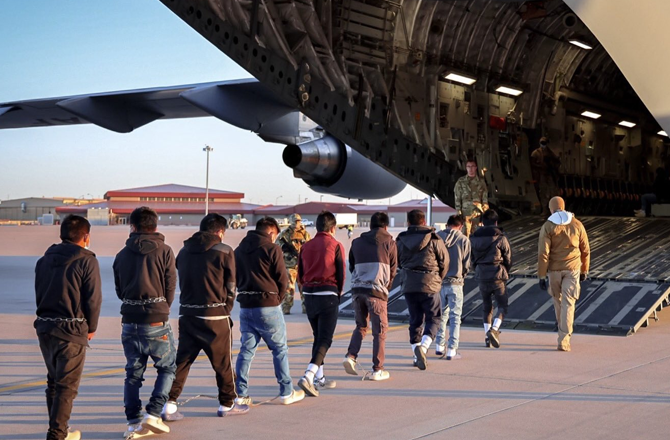 امریکہ سے غیرقانونی بھارتی تارکینِ وطن کی واپسی پر پارلیمانی پینل کا اظہار تشویش