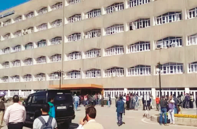 جموں کشمیر پبلک سروس کمیشن امتحان کا انعقاد، سیکڑوں نوجوان امتحانی مراکز پہنچے