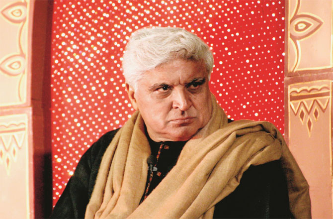 نتیش کمار کو خاتون سے بلا شرط معافی مانگنی چاہئے: جاوید اختر