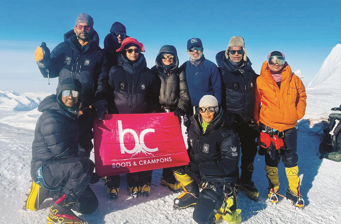 ممبئی کی کویتا چند نے تاریخ رقم کردی، انٹارکٹیکا کی بلند ترین چوٹی سر کرنے میں کامیاب