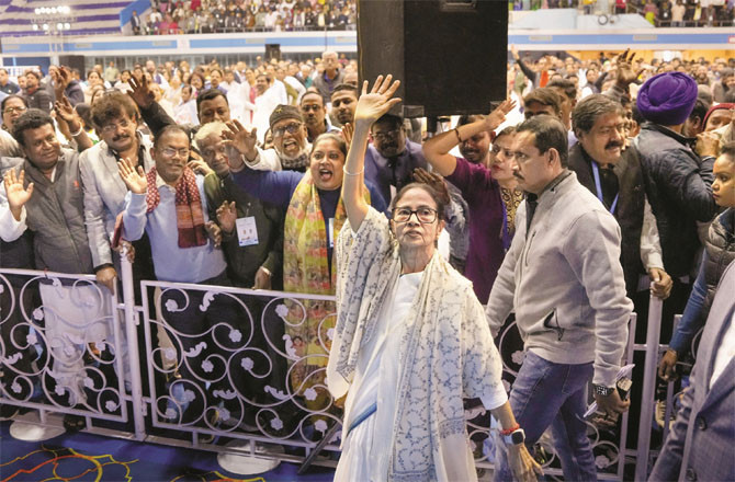 ممتا بنرجی کا ایس آئی آر میں سنگین خامیوں اور ملک میں جمہوریت کو ختم کرنے کا الزام 