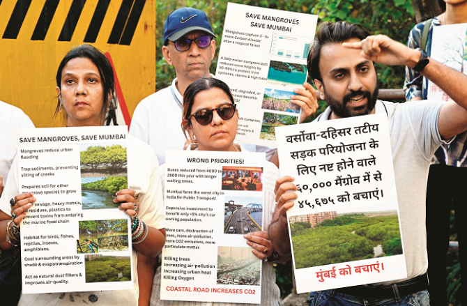 ورسوا- دہیسر بریج کی تعمیر کیلئے کاندیولی میں ۴۵؍ ہزار ’مینگرو‘ کاٹنے کے فیصلے کیخلاف مظاہرہ