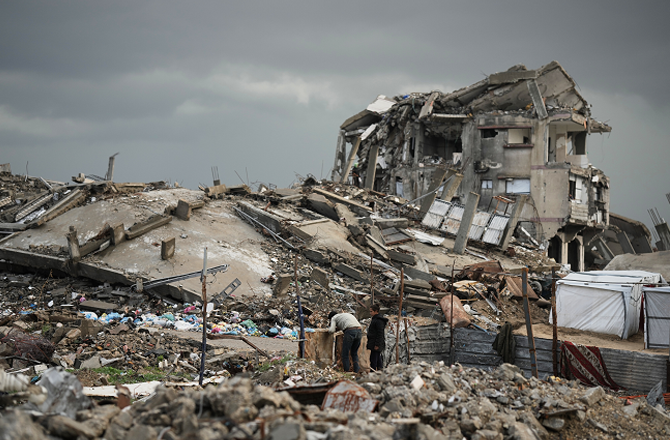 غزہ میں دو سالہ جارحیت کے بعد، امریکہ نے اسرائیل سے ملبہ صاف کرنے کو کہا: رپورٹ