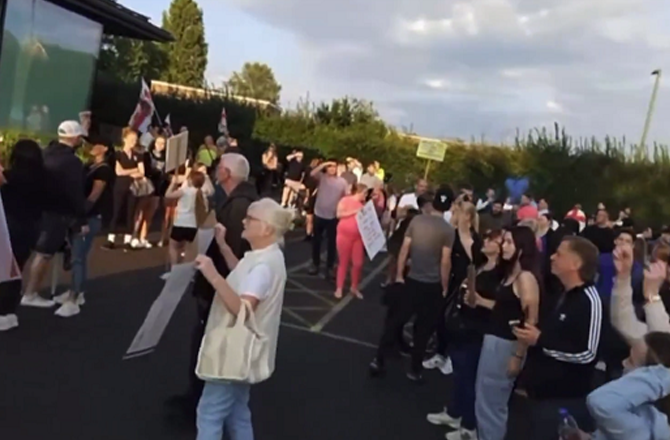 فرانس: مذہب کی بنیاد پر امتیازی سلوک میں اضافہ، مسلمان خصوصی نشانہ: رپورٹ