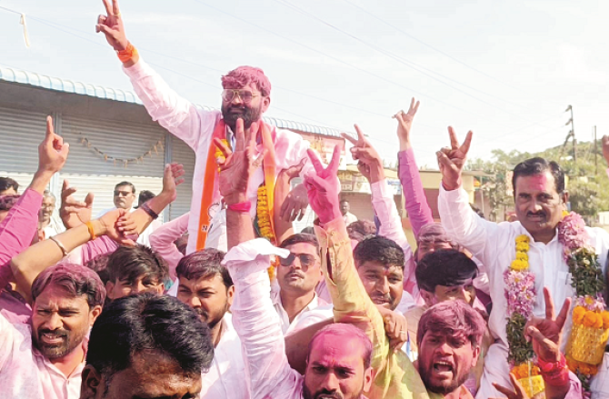 ناندیڑ : نگرپریشدوں کے الیکشن میں کہیں حکمراں پارٹیاں تو کہیں اپوزیشن پارٹیاں کامیاب