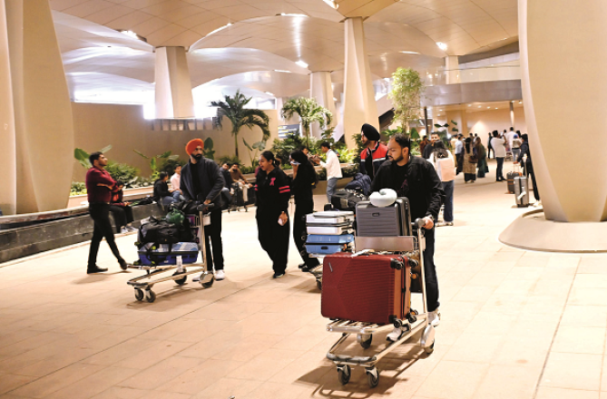 نوی ممبئی انٹرنیشنل ایئرپورٹ سے پہلی پرواز ، شہری خوش