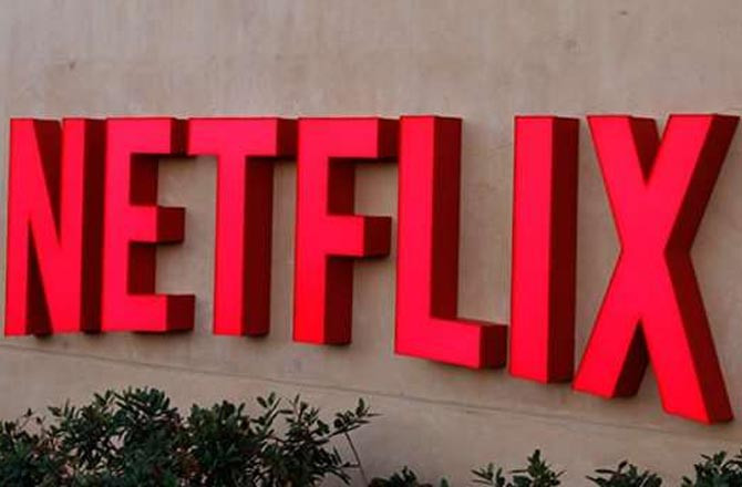 پیراماؤنٹ اور نیٹ فلکس کے درمیان جنگ چھڑ گئی، وارنر برادرز کو کون جیتے گا؟