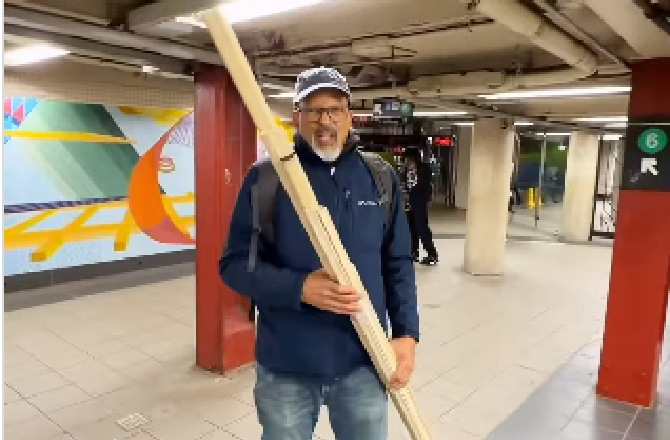 نیویارک: ۶۹؍ سالہ شخص نے تیزی سے سیڑھیاں چڑھ کر سب کو حیران کر دیا