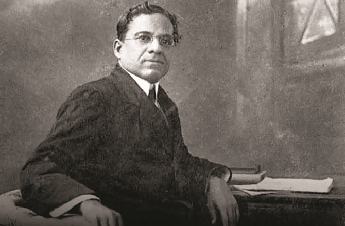 دادا صاحب پھالکے نے نامساعد حالات میں فلمسازی شروع کی اور اس فن کو استحکام بخشا