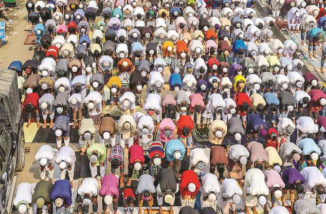 اثر کرے نہ کرے سن تو لے مری فریاد!