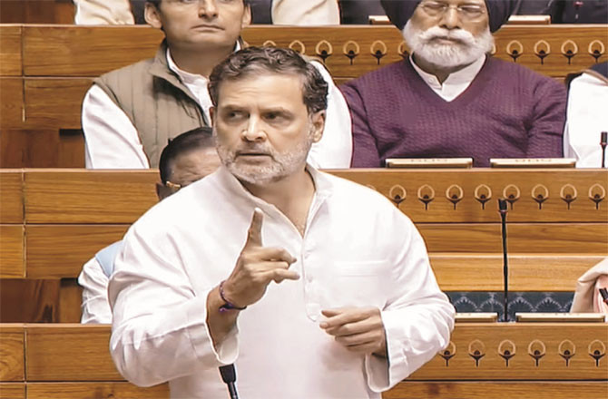   سب سے بڑی ملک دشمنی ووٹ چوری ہے: راہل گاندھی