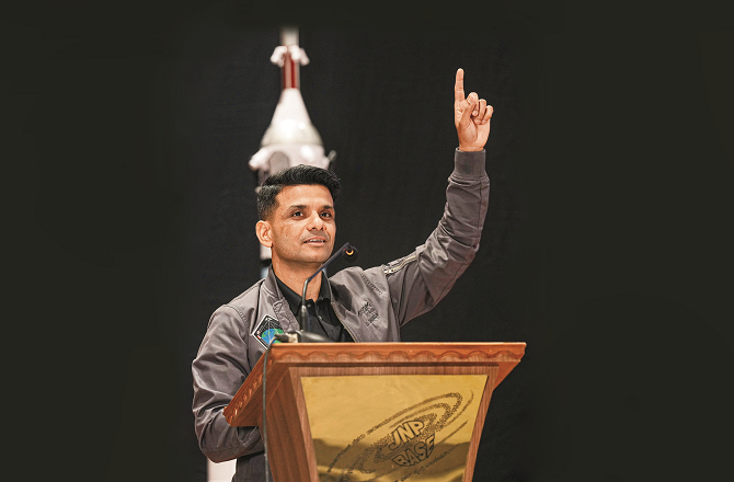 ’’چاند پر قدم رکھنے والا پہلا ہندوستانی شاید آپ میں سے کوئی ہو‘‘