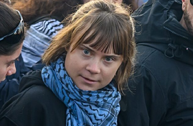 لندن: گریٹا تھنبرگ فلسطین ایکشن کی حمایت پر گرفتاری کے بعد ضمانت پر رہا