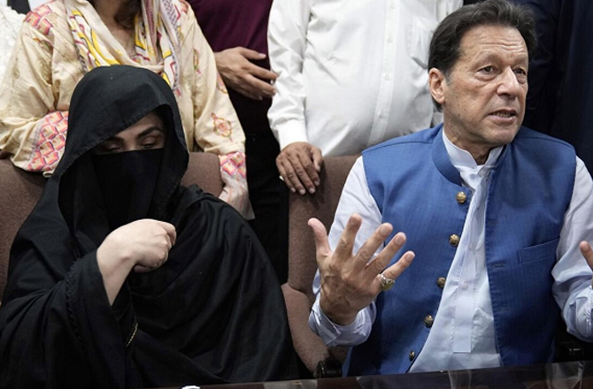 پاکستان: توشہ خانہ ۲؍کیس: عمران خان کا ’’اسٹریٹ موومنٹ‘‘ شروع کرنے کا پیغام