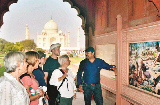 ہندوستان میں غیر ملکی سیاحوں کی آمد میں گراوٹ، تعداد گھٹ کر۴۸ء۱۶؍لاکھ رہ گئی 