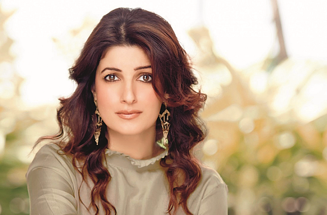 ٹوئنکل کھنہ نے کئی بڑے اداکاروں کے ساتھ کام کیا ہے