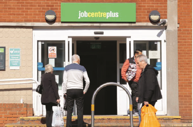 برطانیہ میں بے روزگاری کی شرح میں ہوشربا اضافہ،۲ء۵؍فیصد پر پہنچی، شرح سود میں کمی کا امکان