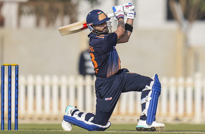 وراٹ کوہلی کی سنچری، دہلی نے آندھرا پردیش کو دھول چٹا دی