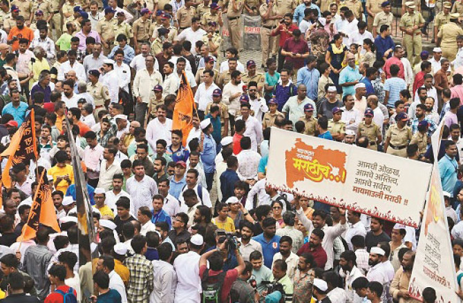 عوامی اعتماد جیتنا اُردو والوں کا پہلا کام