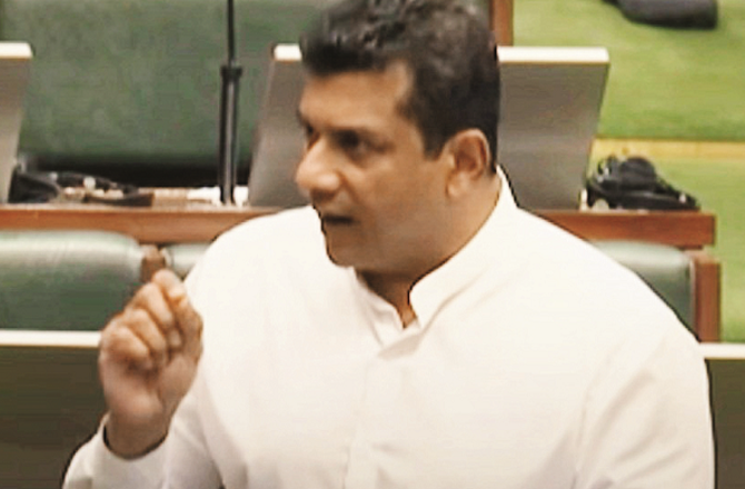 ملاڈ میں ٹریفک جام سے طلبہ اسکول اور کالج بھی وقت پر نہیں پہنچ رہےہیں : اسلم شیخ