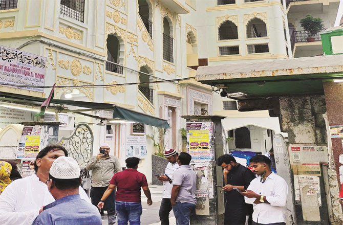  شہر اورمضافات کی بیشتر مساجدکا  اذان ایپ  استعمال نہ کرنےکا فیصلہ 