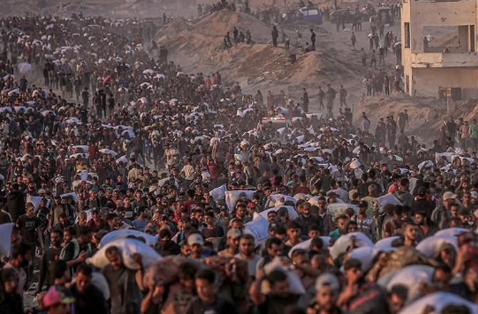 امدادی مراکز پر جاں بحق ہونے والے فلسطینی بچوں کے والدین غم سے نڈھال
