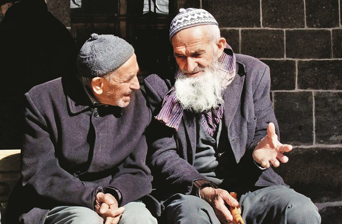 انسانی اخلاق اور سیرت کو ترقی کا پیمانہ بنائیے