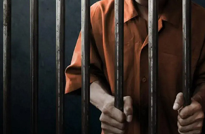 کیرالا: ایک ۲۵؍ سالہ شخص اپنے دو بچوں کی ہڈیاں لے کر پولیس اسٹیشن پہنچا 