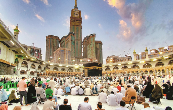 اللہ رب العزت کا تصوّر اُس  کی صفات کے بغیرممکن نہیں