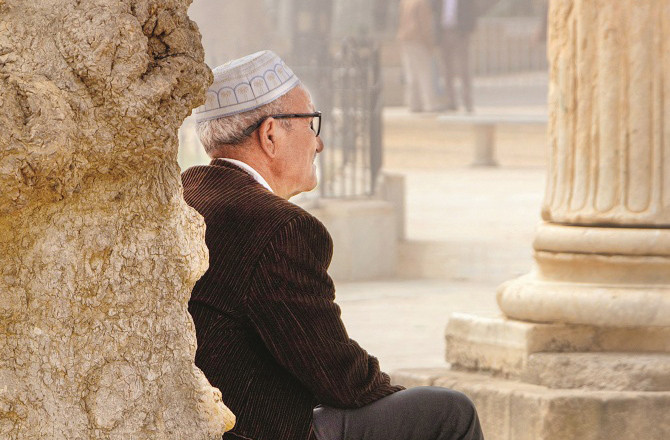 جس ذات نے ہمیں پید اکیا وہ حکیم اور رحیم ہے