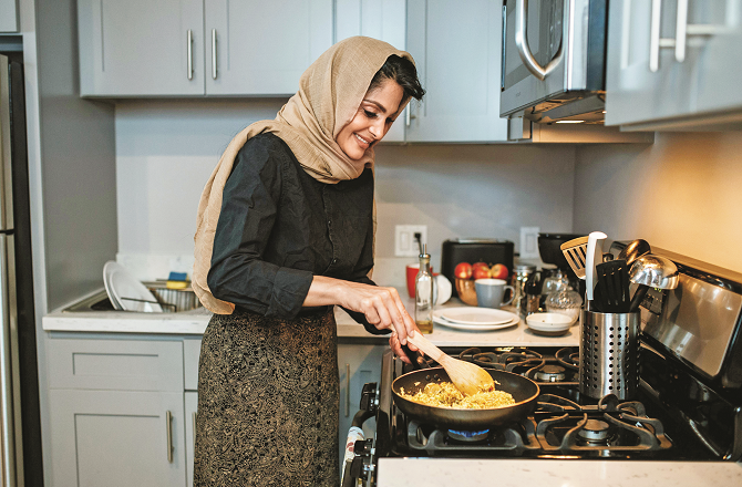 خواتین ِ خانہ اور ان کی گراں قدر خدمات توجہ کی متقاضی