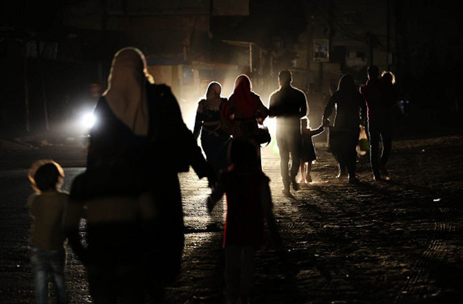 غزہ میں بلیک آؤٹ، باہری دنیا سے رابطہ منقطع