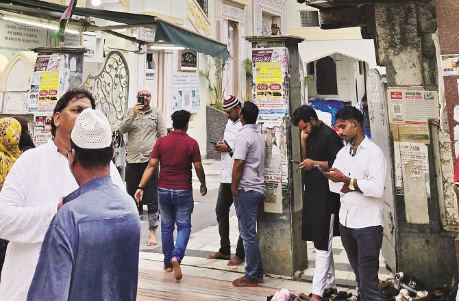 لاؤڈاسپیکر معاملے کے سبب ماہم جامع مسجد کی اذان لائیو سننے کیلئے ایپ متعارف