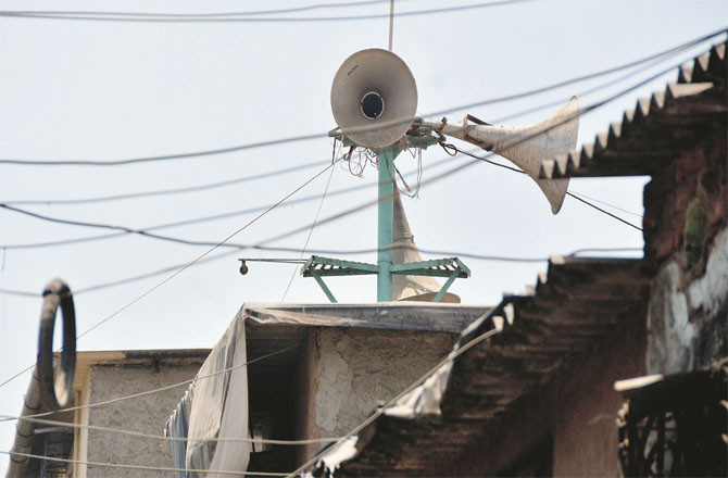 گوونڈی:مساجد سے لائوڈ اسپیکر نکالے جانے سے عوام  ناراض