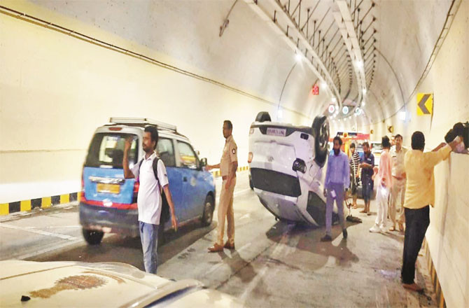   کوسٹل روڈ ٹنل  میں بڑھتے حادثات کی وجہ معلوم کرنے اور احتیاطی تدابیر کیلئےٹریفک پولیس کوشاں 