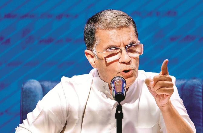 ’’مودی نے بار بار قومی معاملات پر ’سرینڈر‘ کیا ‘‘