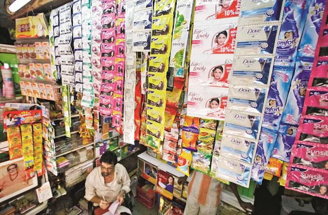 معاشیانہ: بڑھتی مہنگائی میں ’’سیشے اکنامی‘‘ کا کردار