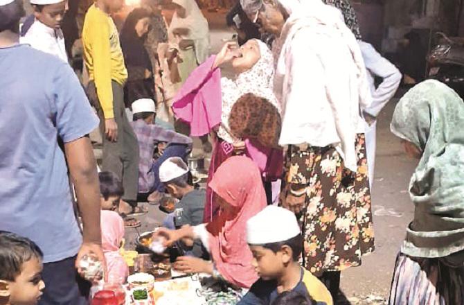 رمضان ڈائری: مالیگاؤں، خواتین کی باجماعت نمازِ تراویح اور شہر کی حافظات