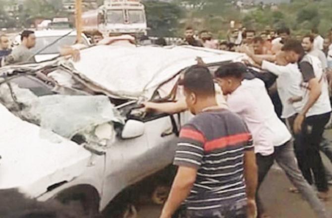 مسافروں سے بھری کار، پل سے نیچے ندی میں گر گئی، ۵؍ ہلاک