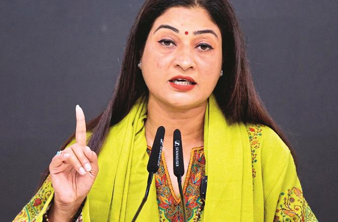 الکا لامبا کا بی جے پی پر فوج کی توہین کرنے کا الزام 
